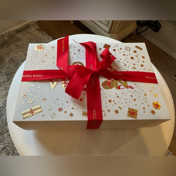 Louis Vuitton Mini Bumbag - Picture 9 of 10